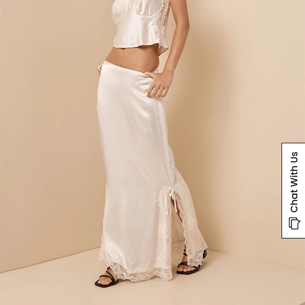Beverly & Beck La Vita Lace Trim Maxi Skirt